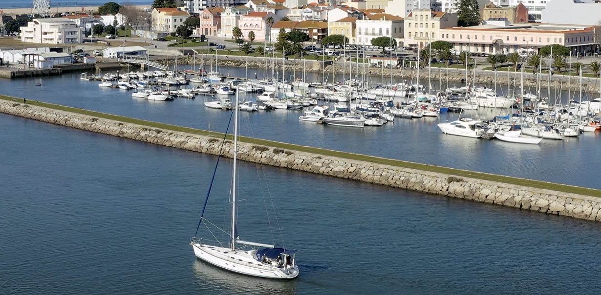 Passeio de dia inteiro de barco à vela